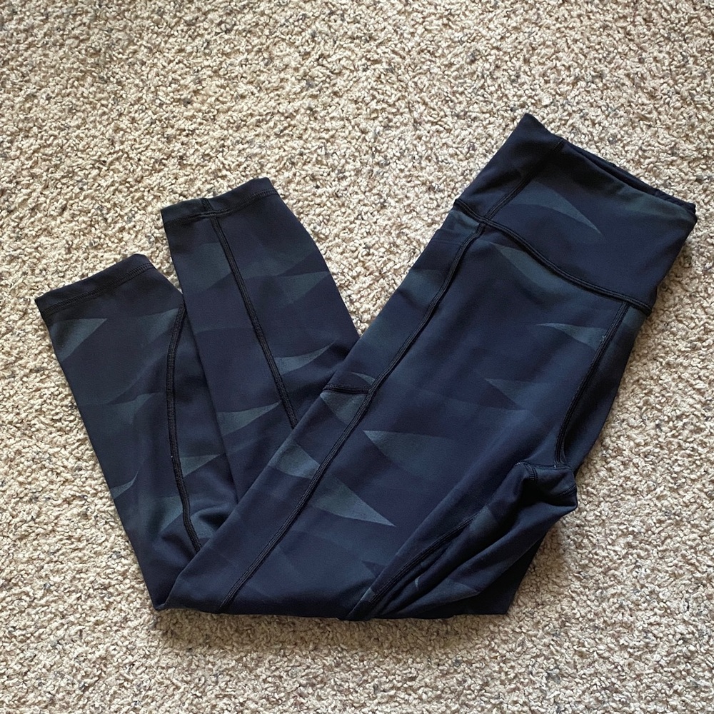 Victoria's Secret Black Patterned Leggings (NWOT) - Picture 1 of 11
